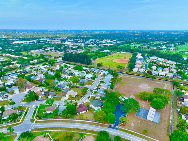 $2,400 | 104 Lakewood Drive, Unit 21C, Jupiter, FL 33458