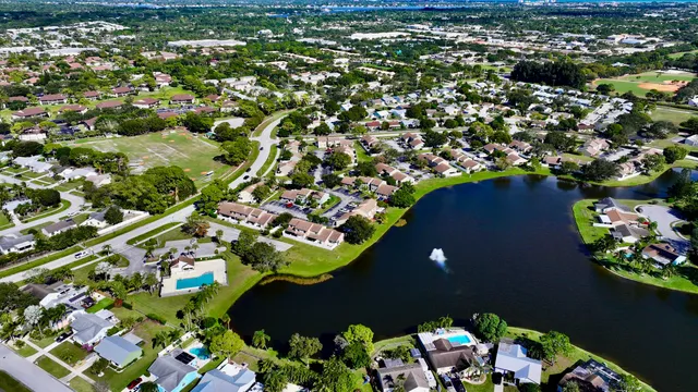 $2,400 | 104 Lakewood Drive, Unit 21C, Jupiter, FL 33458