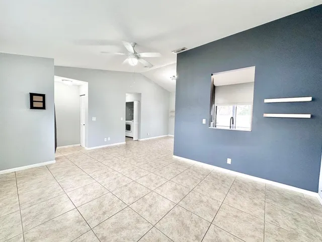 $2,400 | 104 Lakewood Drive, Unit 21C, Jupiter, FL 33458