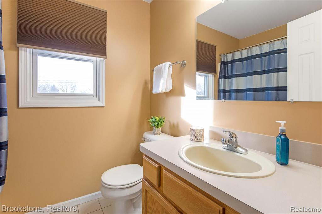 2634 Simpson Drive Rochester Hills, MI 48309 - Photo 25 of 37