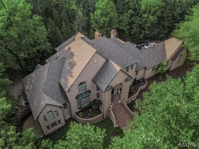 $1,699,000 | 5507 Elk Valley Estates Drive, St. Louis, MO 63128