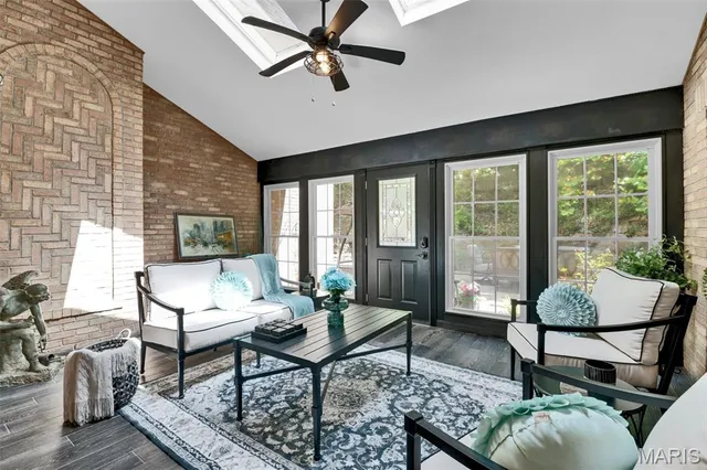 $1,699,000 | 5507 Elk Valley Estates Drive, St. Louis, MO 63128