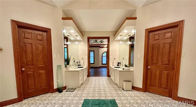 $1,699,000 | 5507 Elk Valley Estates Drive, St. Louis, MO 63128