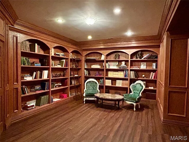 $1,699,000 | 5507 Elk Valley Estates Drive, St. Louis, MO 63128