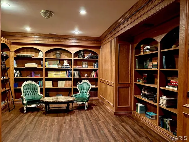 $1,699,000 | 5507 Elk Valley Estates Drive, St. Louis, MO 63128