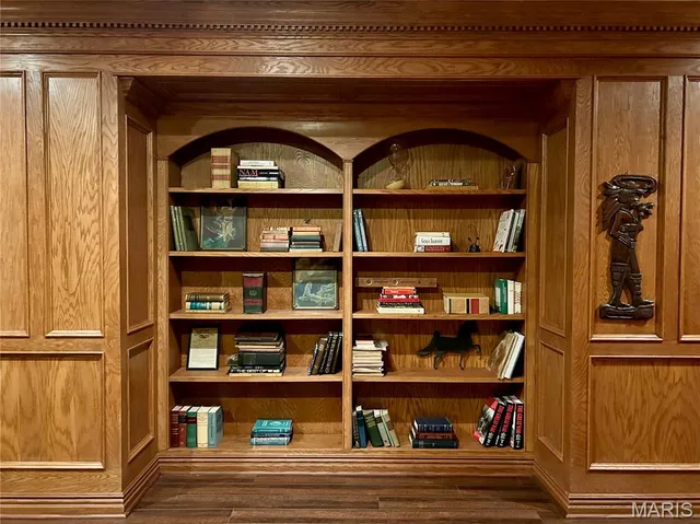 $1,699,000 | 5507 Elk Valley Estates Drive, St. Louis, MO 63128