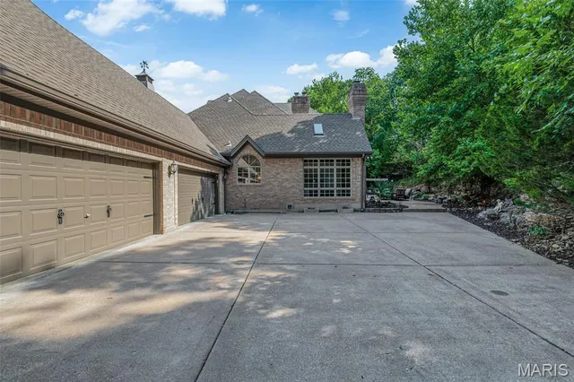 $1,699,000 | 5507 Elk Valley Estates Drive, St. Louis, MO 63128
