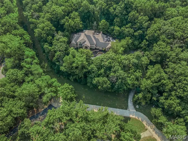 $1,699,000 | 5507 Elk Valley Estates Drive, St. Louis, MO 63128