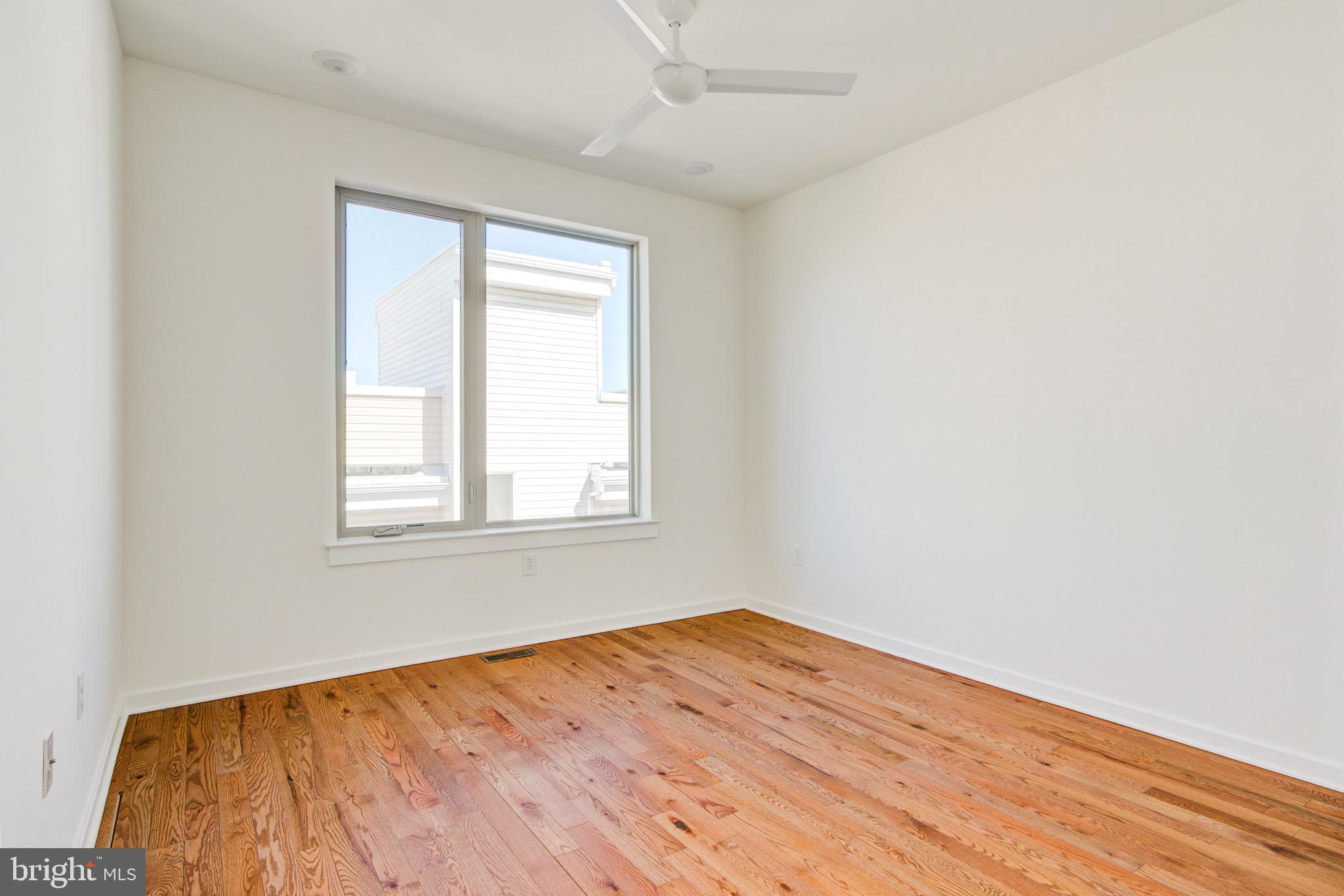 2105 East Lehigh Avenue, Unit B1 Philadelphia, PA 19125 - Photo 35 of 56 Second en-suite