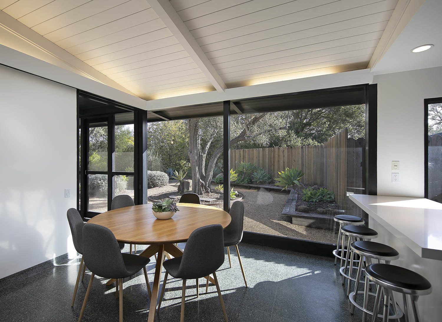 680 San Ysidro Road Montecito, CA 93108 - Photo 8 of 23 Dining Room