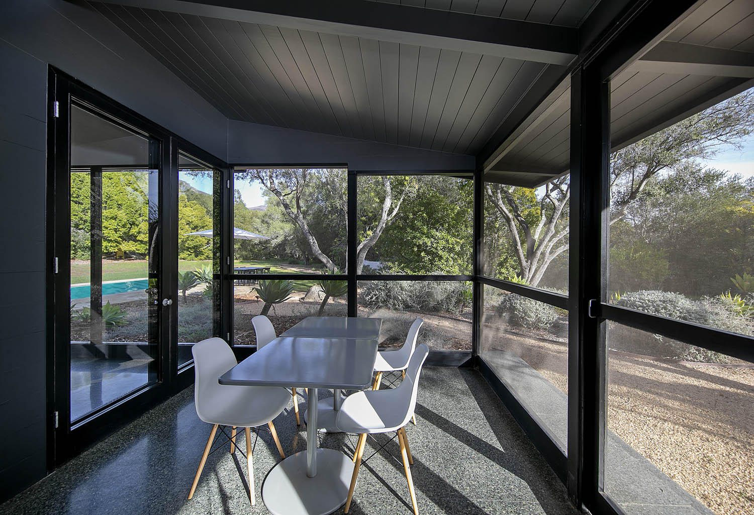 680 San Ysidro Road Montecito, CA 93108 - Photo 9 of 23 Screened patio
