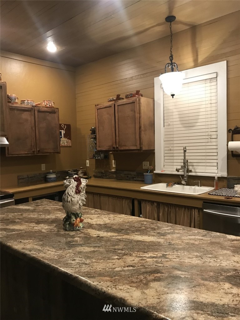 566 Cemetery Road Winlock, WA 98596 - Photo 4 of 22