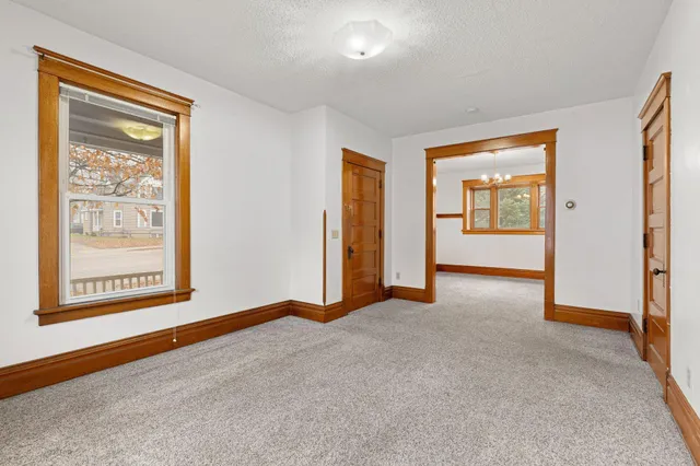 $160,000 | 522 South Oak Avenue, Owatonna, MN 55060