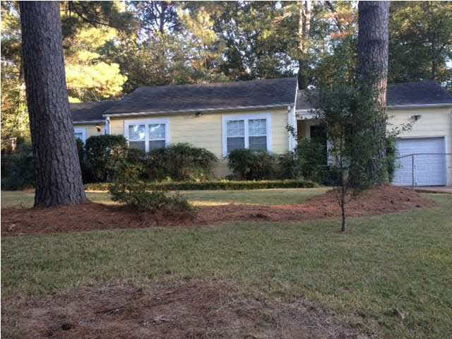 511 Robinhood Road Jackson, MS 39206 - Photo 3 of 19 Extra large FENCED CORNER lot!