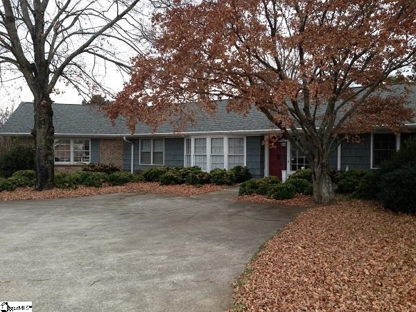 124 Ridge Road Greenville, SC 29607 - Photo 3 of 19
