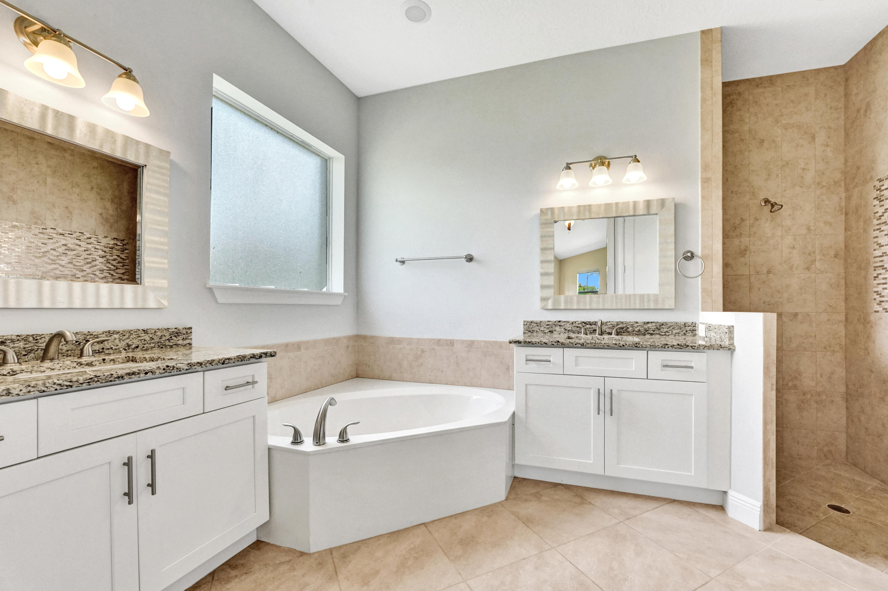17109 88th Road North Loxahatchee, FL 33470 - Photo 14 of 21 Owners bath