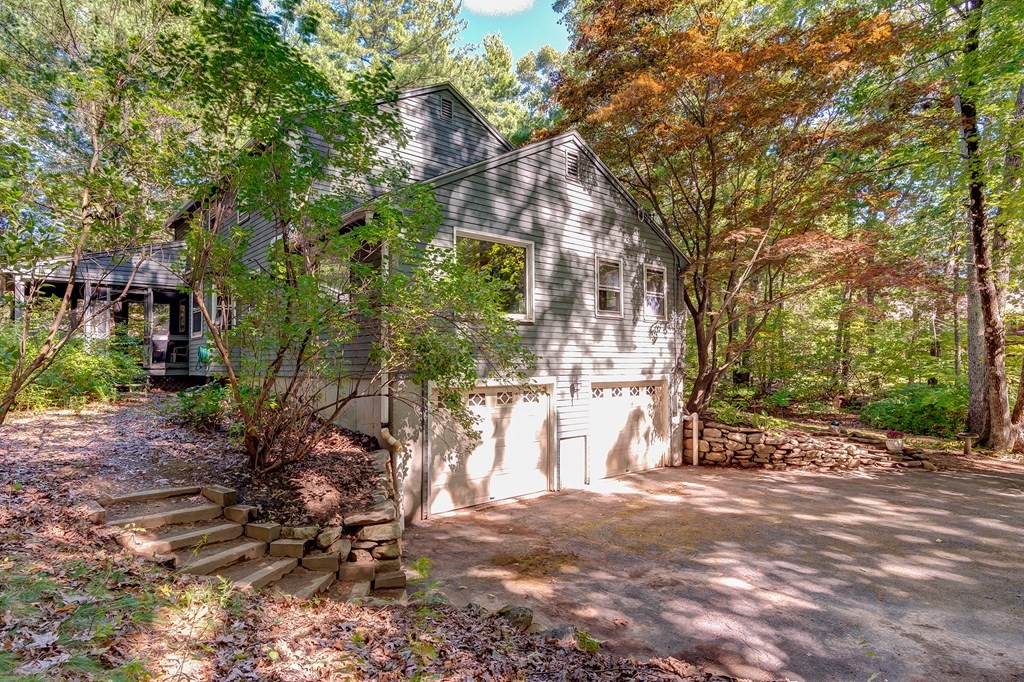 15 Johnson Road Sutton, MA 01590 - Photo 3 of 24