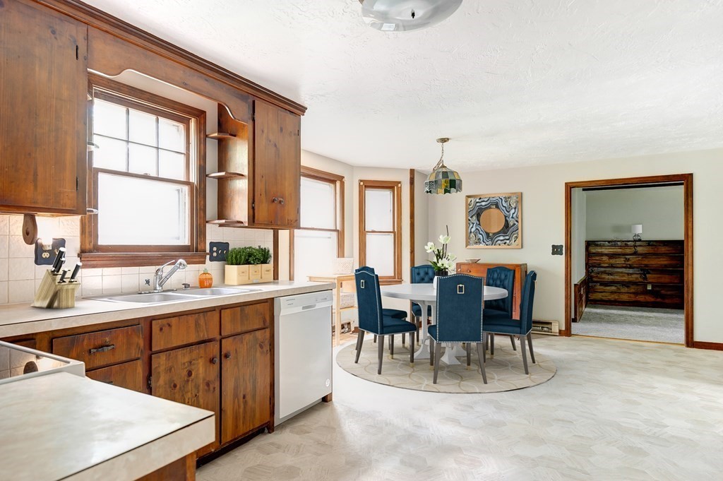 15 Johnson Road Sutton, MA 01590 - Photo 5 of 24