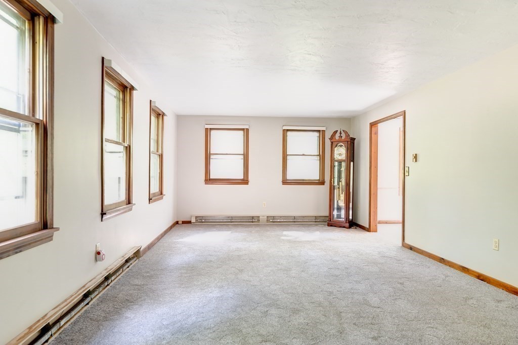 15 Johnson Road Sutton, MA 01590 - Photo 9 of 24