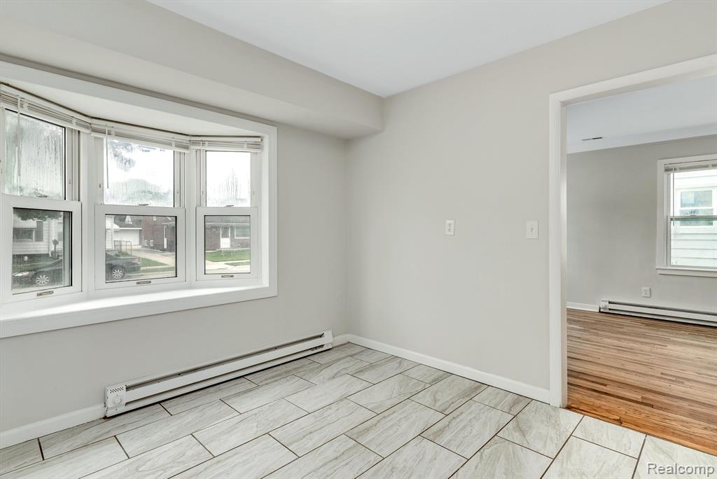 21805 Rausch Avenue Eastpointe, MI 48021 - Photo 15 of 33