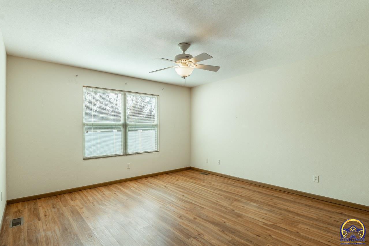 7237 Southwest 23rd Court Topeka, KS 66614 - Photo 16 of 35