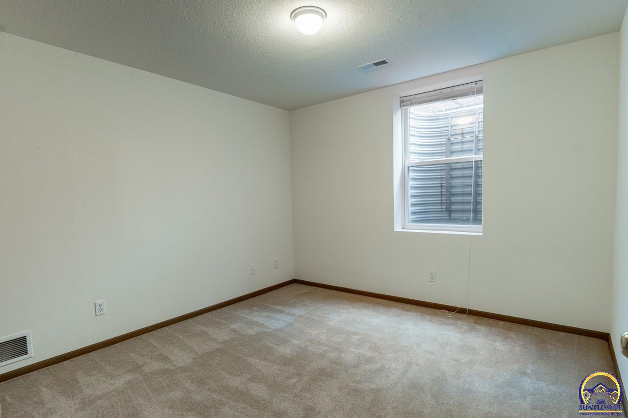 7237 Southwest 23rd Court Topeka, KS 66614 - Photo 26 of 35