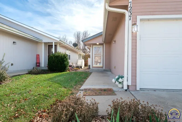 $209,900 | 7237 Southwest 23rd Court, Topeka, KS 66614