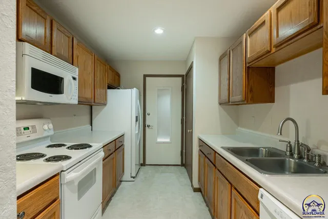 $209,900 | 7237 Southwest 23rd Court, Topeka, KS 66614