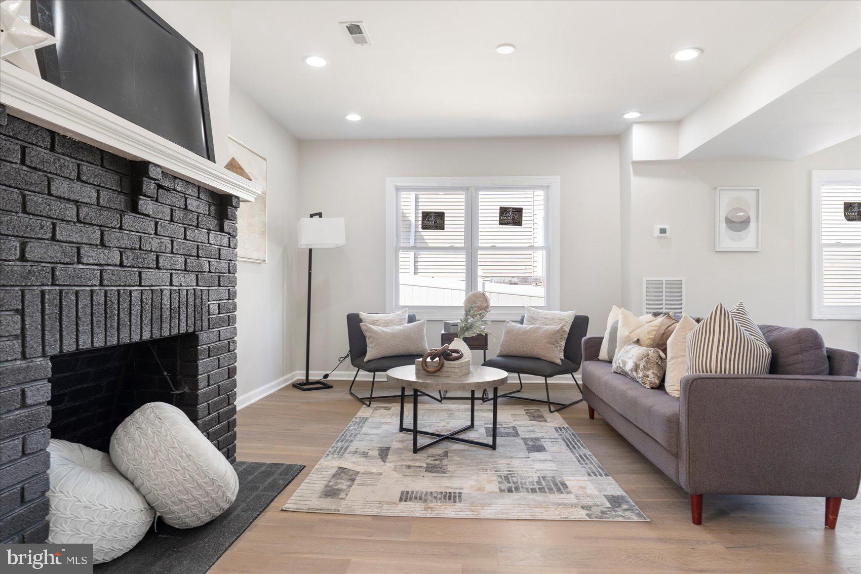 1909 Chelsea Road Baltimore, MD 21216 - Photo 4 of 42