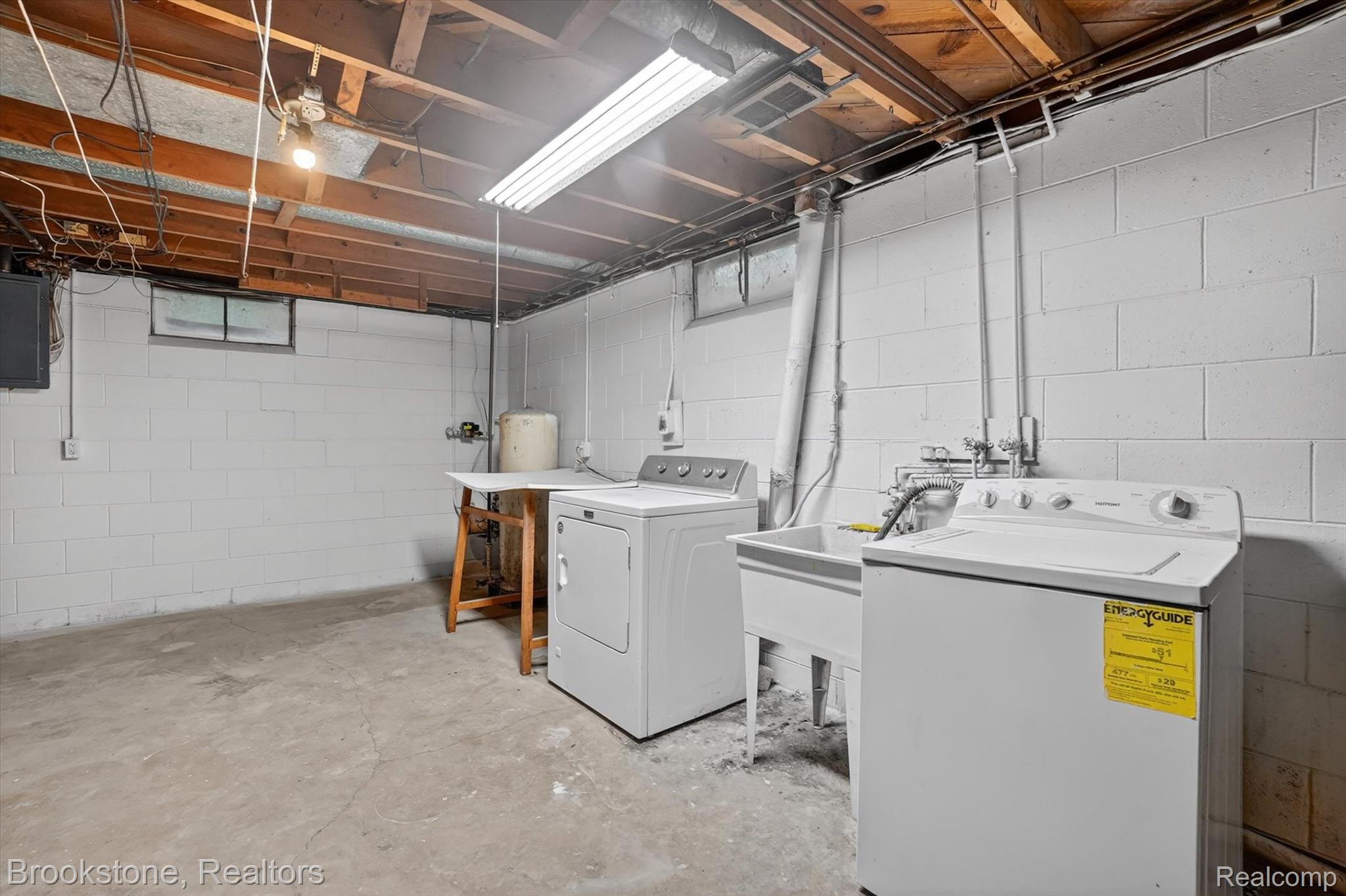 4547 Marlborough Road Okemos, MI 48864 - Photo 30 of 55 31-4547-Marlborough-Rd-WindowStill-Photography.jpg