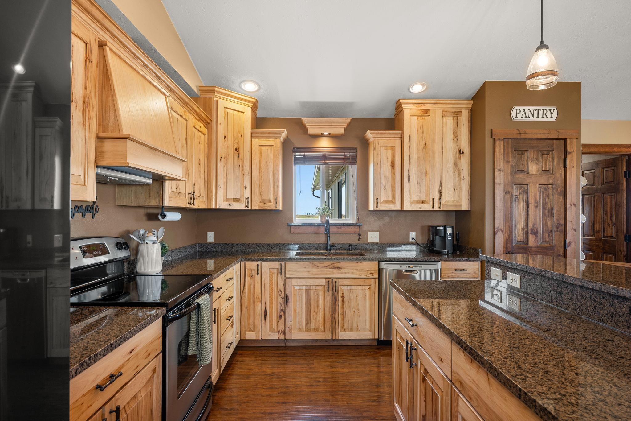 29701 Telford Road North Davenport, WA 99122 - Photo 9 of 50