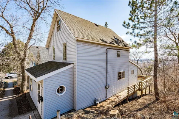 $219,900 | 305 North 18 1/2 Avenue West, Duluth, MN 55806