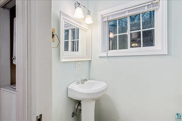 $219,900 | 305 North 18 1/2 Avenue West, Duluth, MN 55806