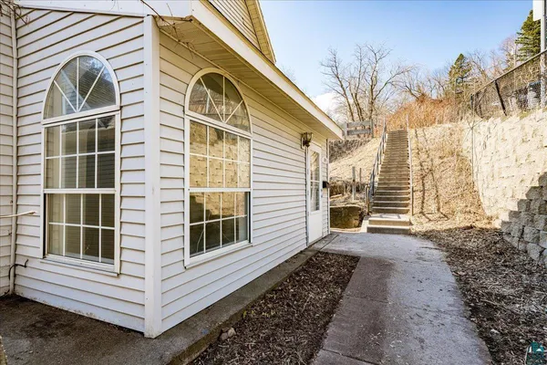 $219,900 | 305 North 18 1/2 Avenue West, Duluth, MN 55806