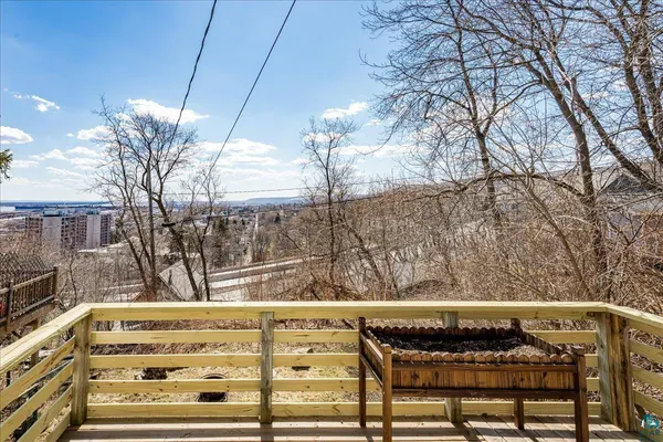 $219,900 | 305 North 18 1/2 Avenue West, Duluth, MN 55806