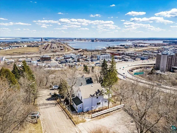 $219,900 | 305 North 18 1/2 Avenue West, Duluth, MN 55806