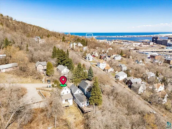 $219,900 | 305 North 18 1/2 Avenue West, Duluth, MN 55806