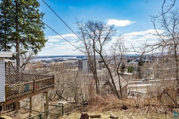 $219,900 | 305 North 18 1/2 Avenue West, Duluth, MN 55806