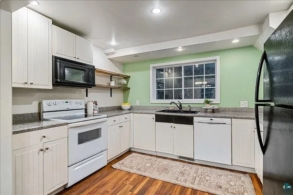 $219,900 | 305 North 18 1/2 Avenue West, Duluth, MN 55806