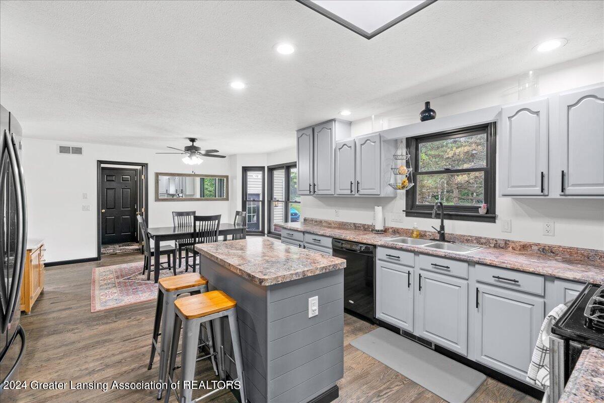 11840 Wood Road Dewitt, MI 48820 - Photo 14 of 50 19-Media Jett - 32