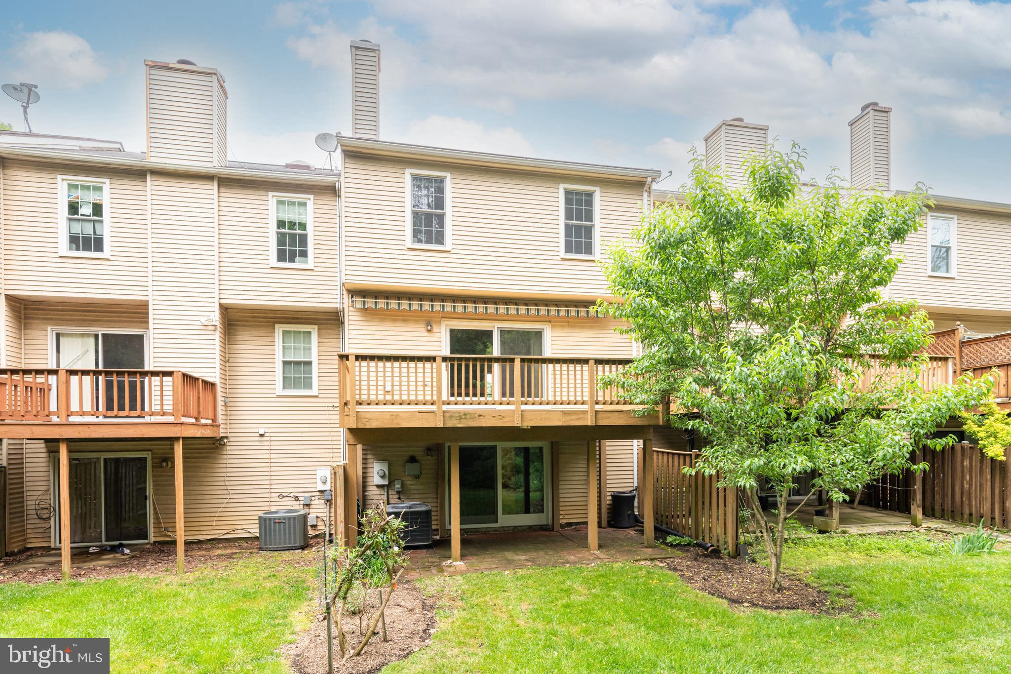 8609 Raglan Road Vienna, VA 22182 - Photo 2 of 83 THIS HOME DOESN'T BACK TO OTHER HOMES