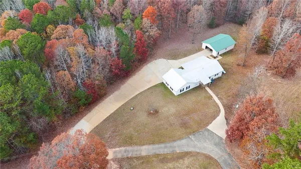 a view of a bird bath area