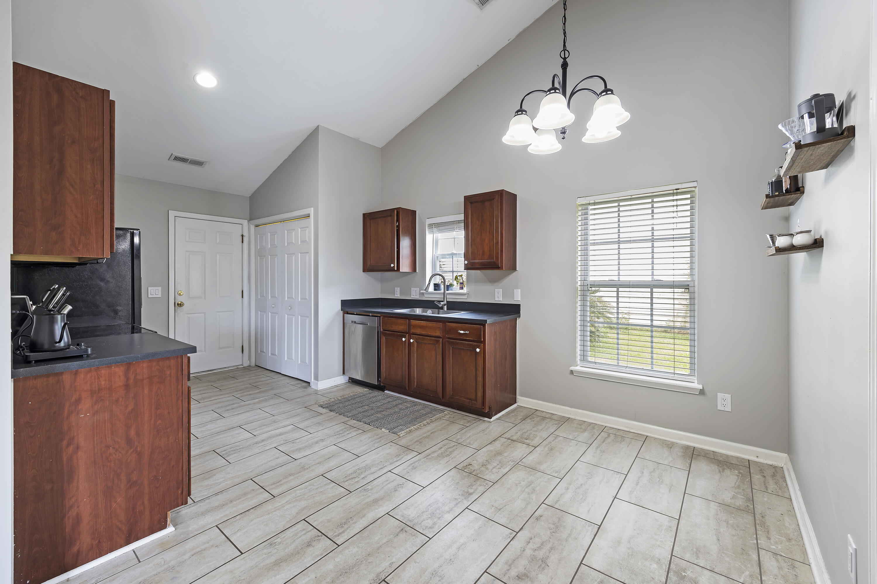 242 Border Road Goose Creek, SC 29445 - Photo 13 of 36 4L1A7339