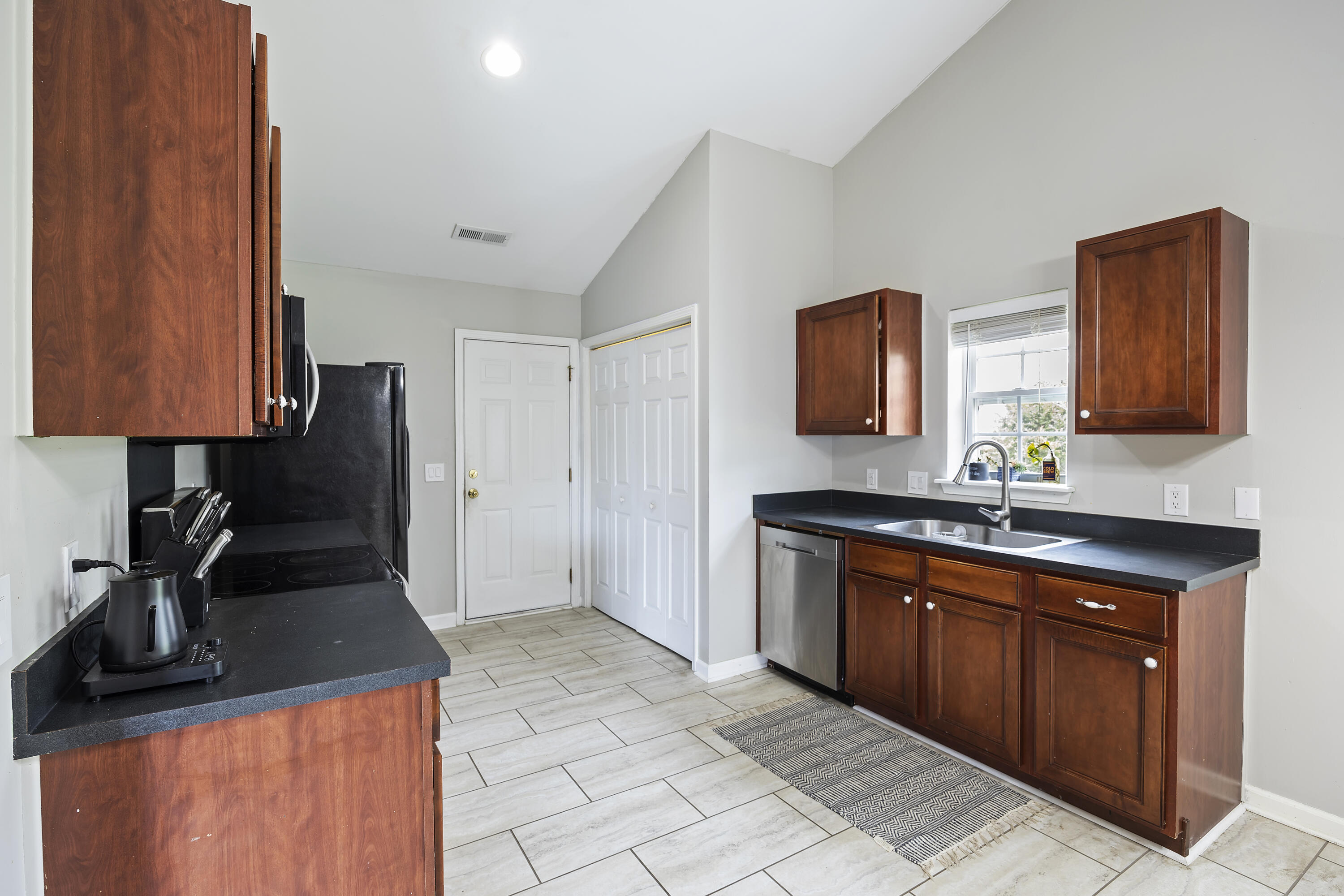 242 Border Road Goose Creek, SC 29445 - Photo 14 of 36 4L1A7344