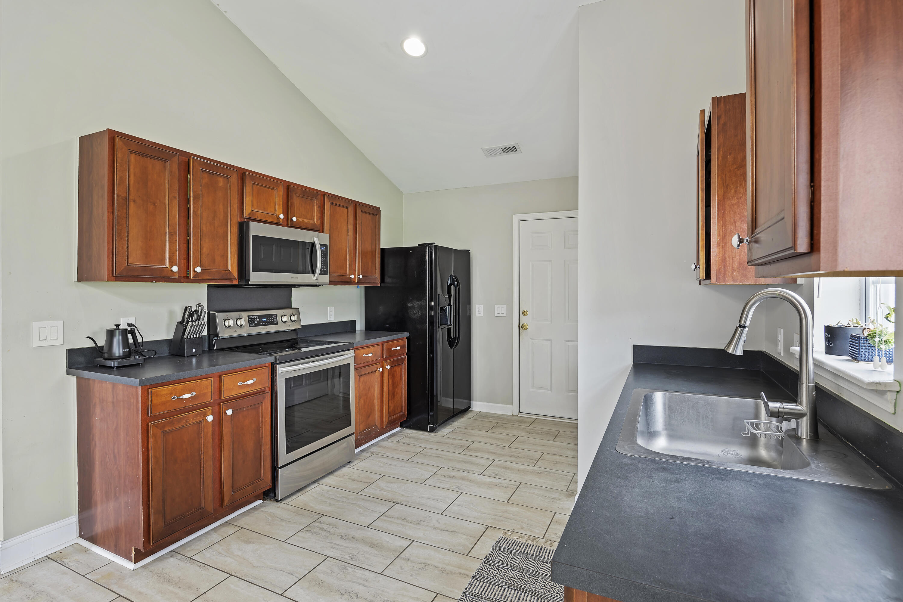 242 Border Road Goose Creek, SC 29445 - Photo 17 of 36 4L1A7363