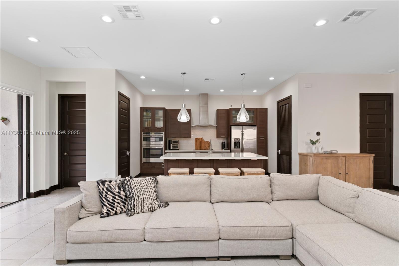 15909 Southwest 136 Way Miami, FL 33196 - Photo 17 of 51 Gallery Image 17