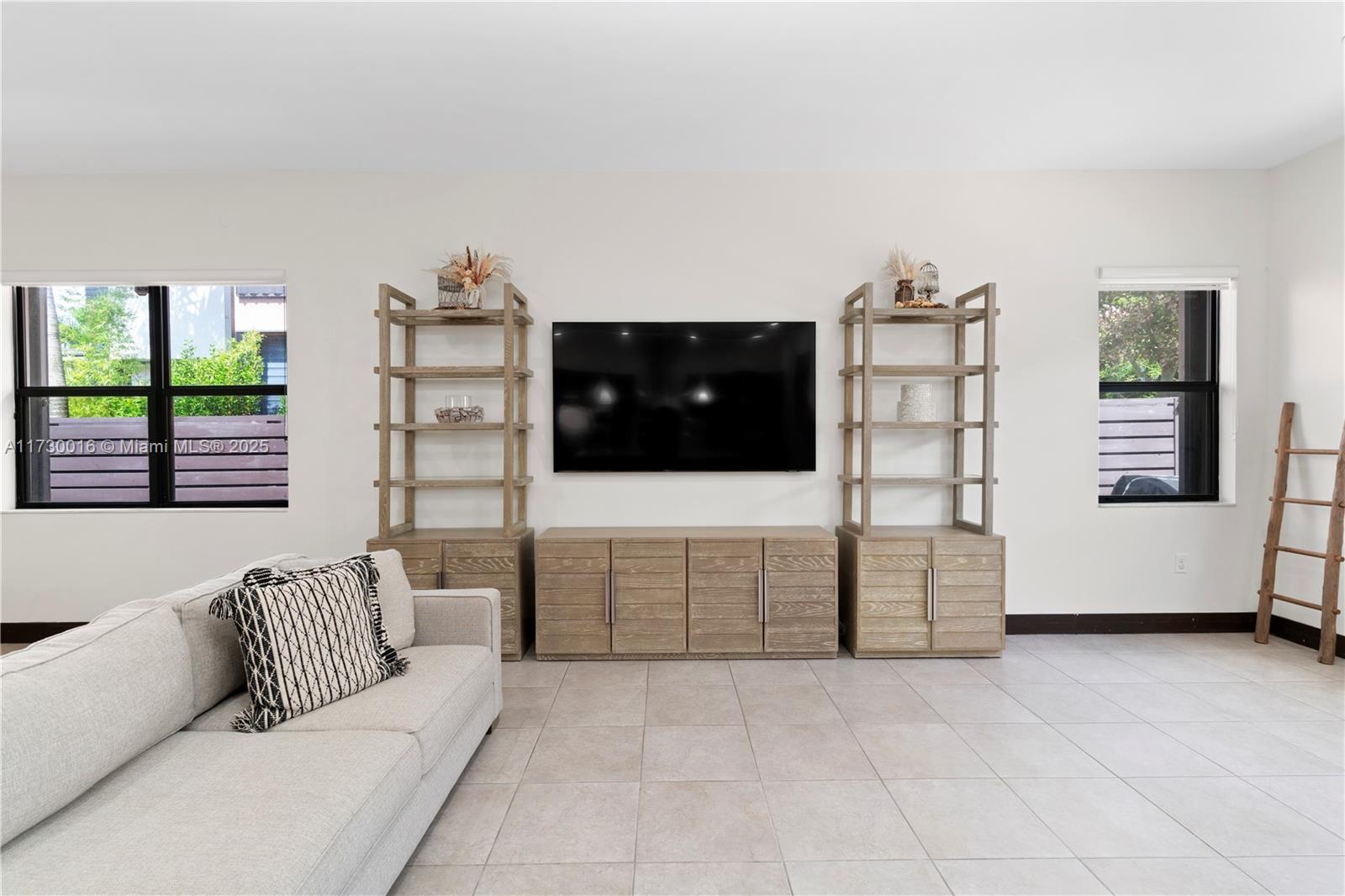 15909 Southwest 136 Way Miami, FL 33196 - Photo 19 of 51 Gallery Image 19