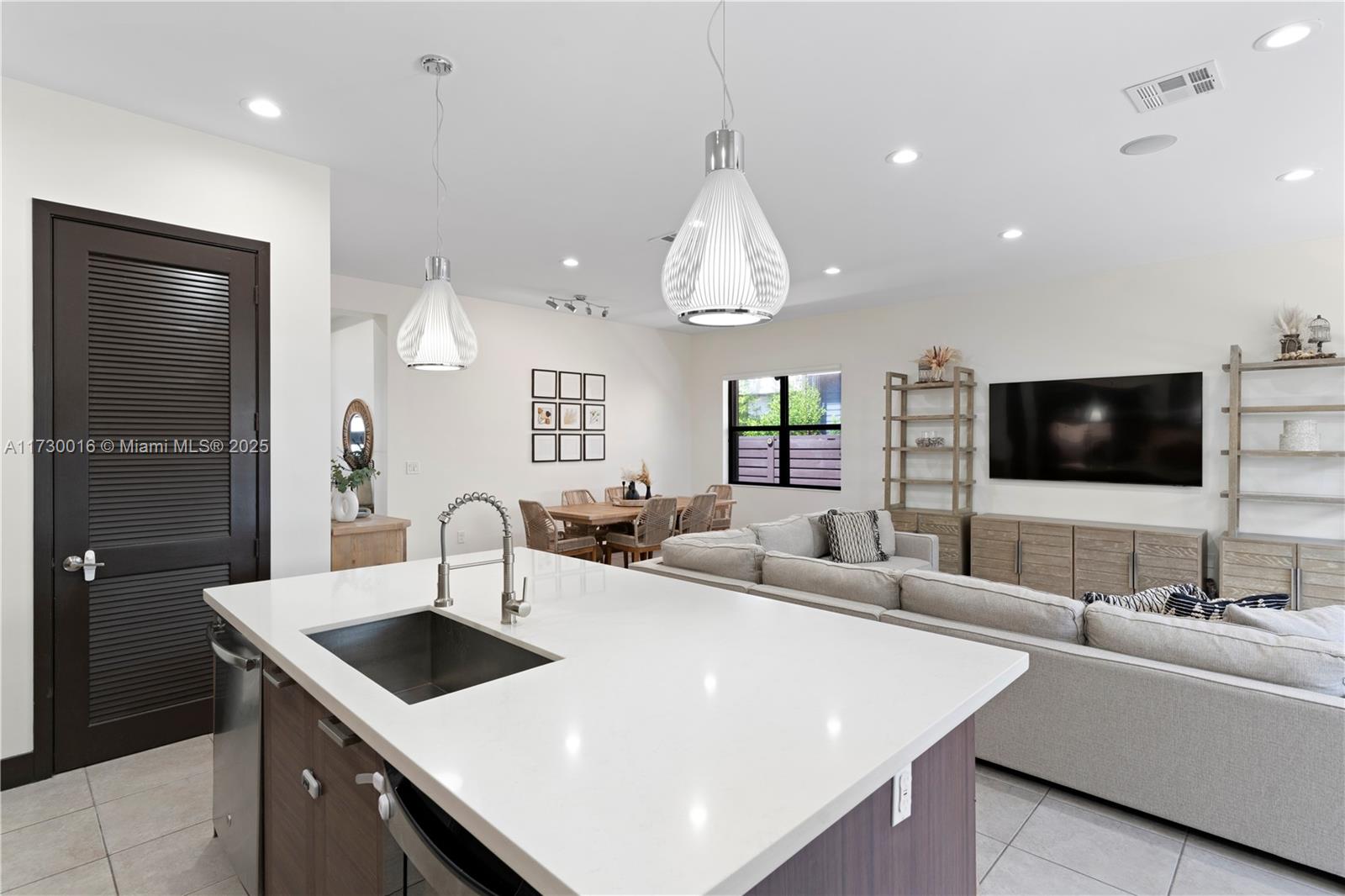 15909 Southwest 136 Way Miami, FL 33196 - Photo 27 of 51 Gallery Image 27