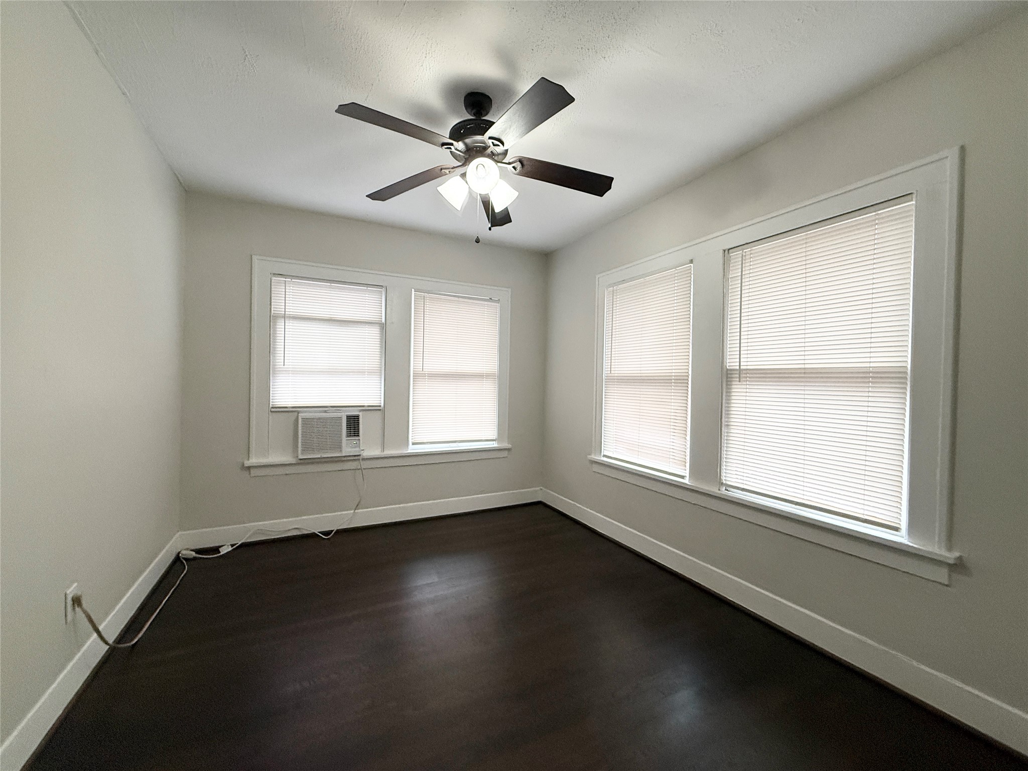 1136 Berthea Street, Unit 11 Houston, TX 77006 - Photo 7 of 14