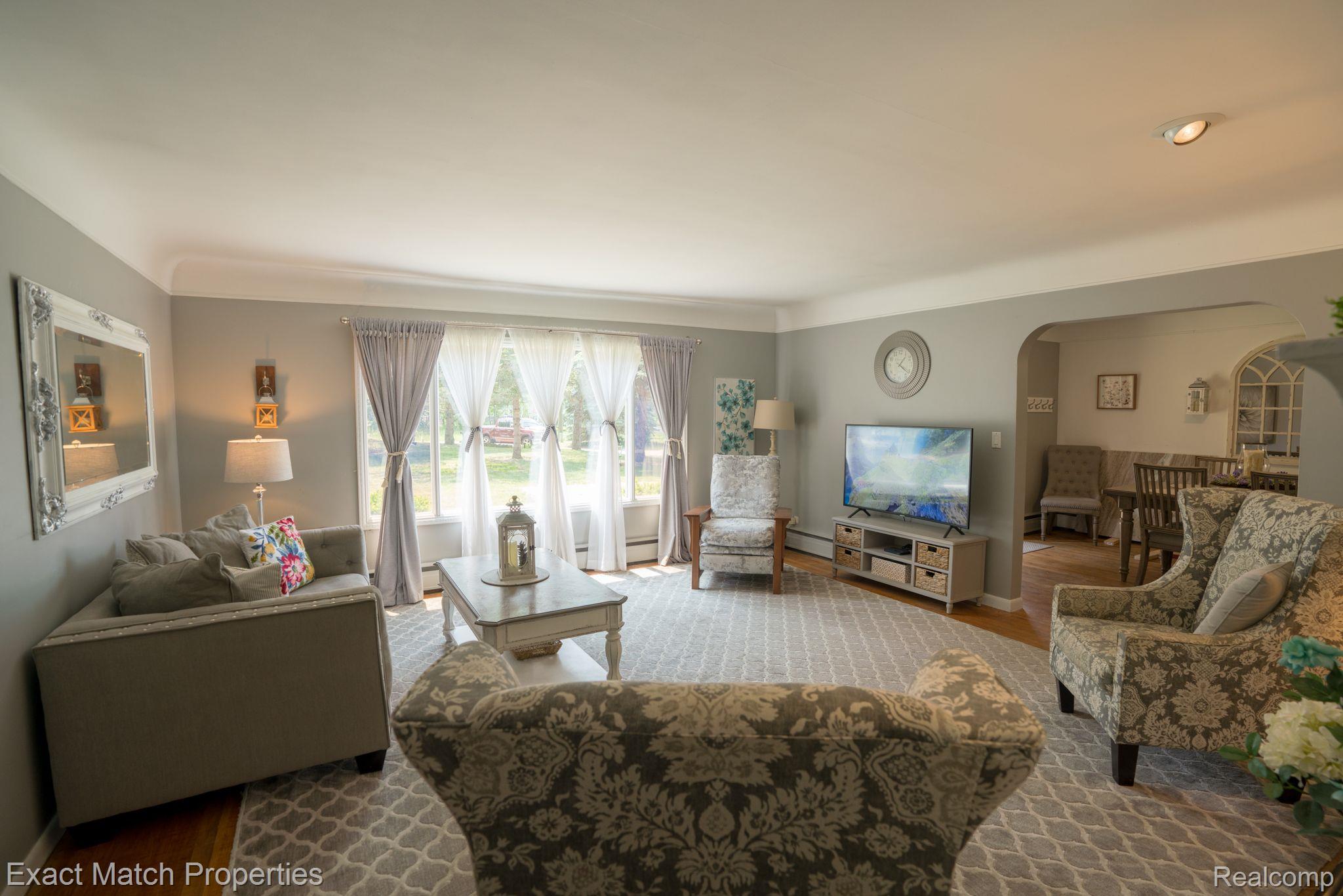 3916 Gregory Road Lake Orion, MI 48359 - Photo 8 of 36 Another view of the Spacious Living Room....